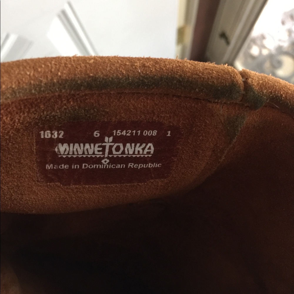 EUC Minnetonka fringed boots - Picture 3 of 7